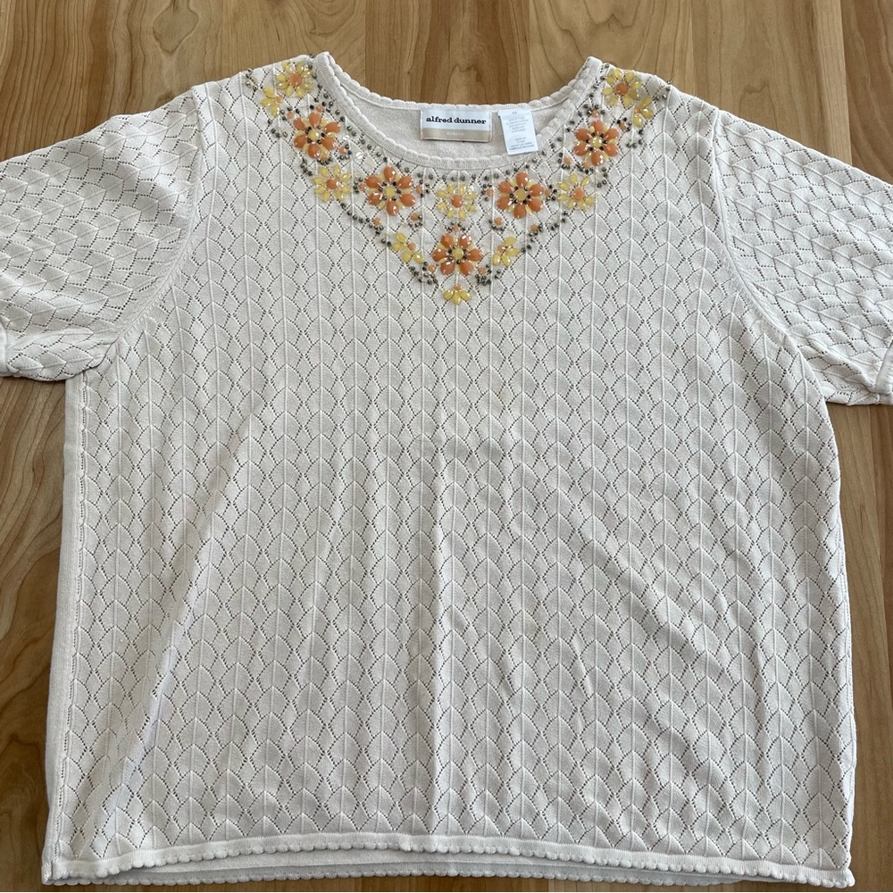 Alfred Dunner Woman 1X Jewel Decorated Short Sleeve Sweater Scalloped Knit